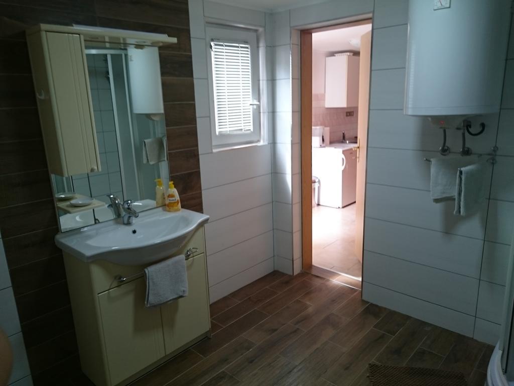 Apartment Sara Umag Exteriör bild